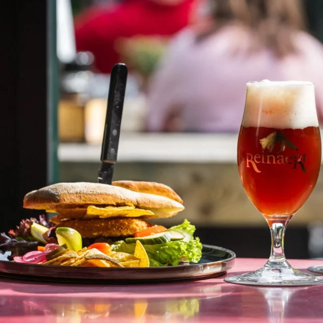 Dit weekend kun je voor de laatste keer 's avonds Mexicaans bij ons blijven eten! Wil je nog keer genieten van het lekkerste Mexican streetfood in een ongedwongen sfeer én tegen een betaalbare prijs? Reserveer dan snel je tafel! Voor vanavond hebben we nog voldoende plaats; zaterdagavond alleen vroeg in de avond. Uiteraard blijven we na dit weekend nog gewoon overdag geopend voor koffie, taart, ontbijt, lunch en borrel. Zien we je snel?
•
Je vindt ons in hartje centrum, in de leukste winkelstraat van Middelburg. Met liefde maken we hier jouw ontbijt, lunch en borrel klaar.

📍 Langeviele 61, Middelburg
☎️ 0118-853886
📧 info@reynaertenco.nl
🌐 www.reynaertenco.nl